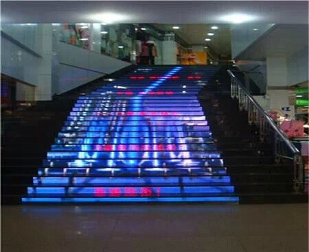 Large Creative Ladder 4K LED Displays para Eventos