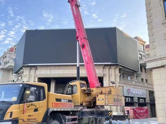 Ecrã de visualização LED exterior versátil com alta taxa de atualização